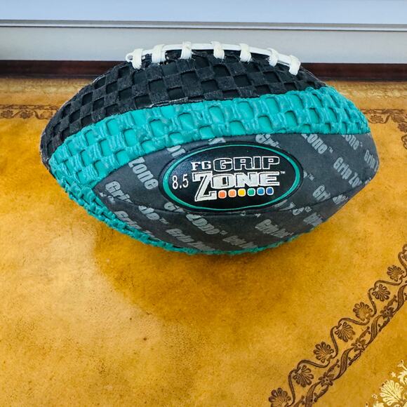 Grip Zone Foam Matrix Tehnology  8.5" V Pee Wee Football - Picture 2 of 6
